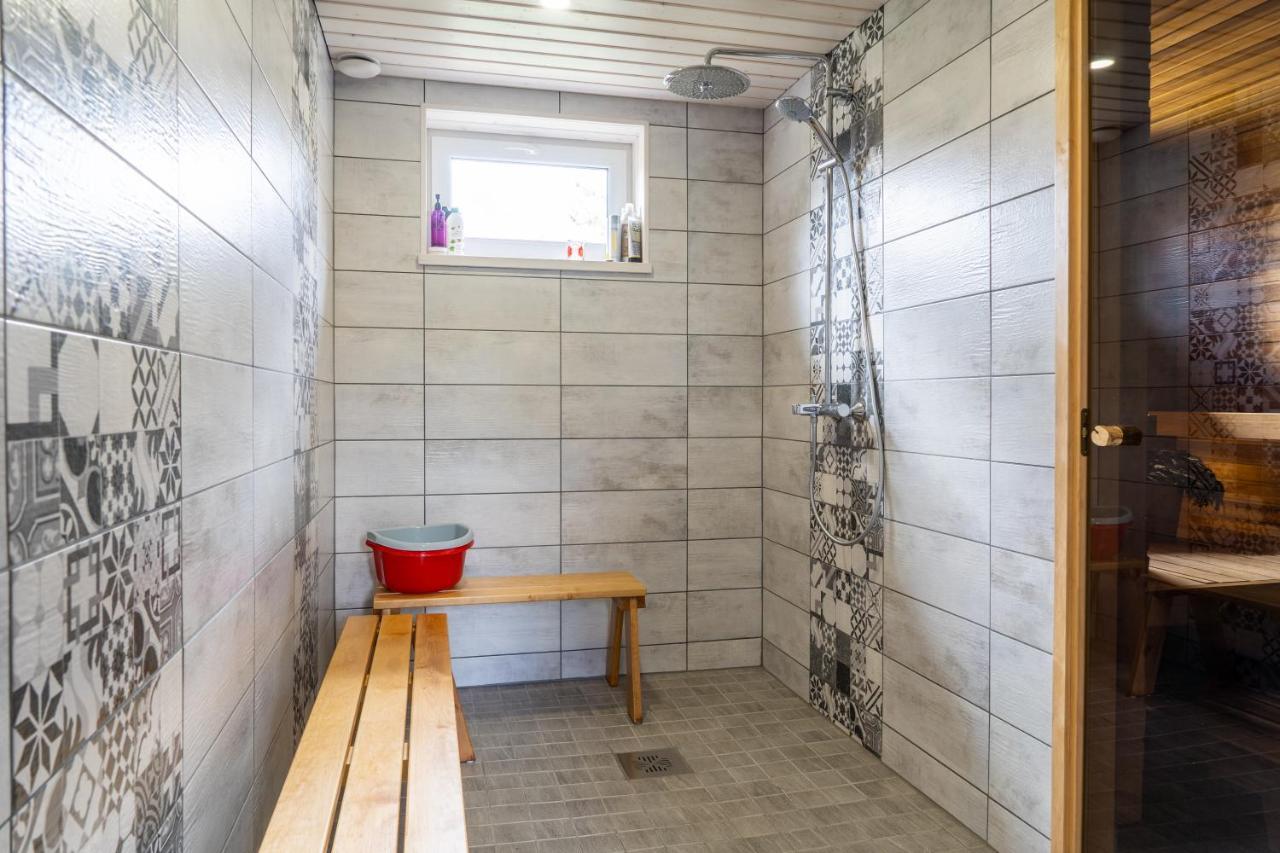 Cosy Family Guesthouse With Sauna And Garden 库雷萨雷 外观 照片